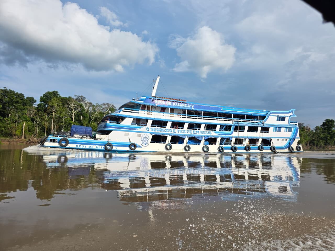 Embarcação Deus de Aliança V